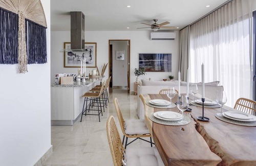 Ejidal Apartment | Stunning 3BR Apt, Pool and Tennis Palmavitta