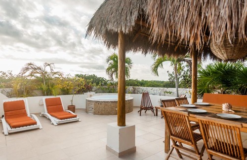 Zama Apartment | Stunning Penthouse with Private Jacuzzi and Palapa!