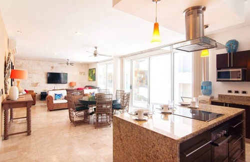Downtown Condo | Stylish Condo | Balcony | Pool | Near Beach Clubs