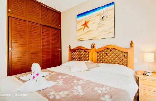 Playacar Bed & Breakfast | Superior Comfort Room With Swimming Pool Air Conditioning and Parking