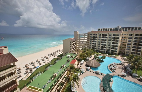 Zona Hotelera Resort | The Royal Islander – An All Suites Resort