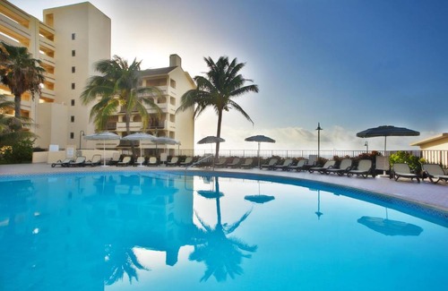 Zona Hotelera Resort | The Royal Islander – An All Suites Resort
