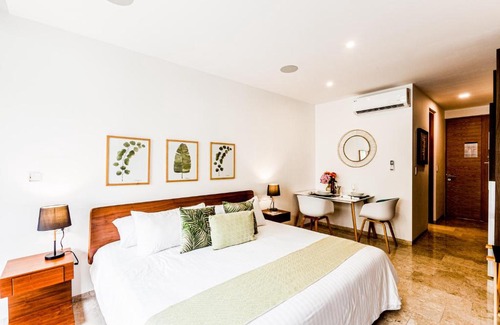 Zazil-ha Apartment | THE SHORE Vibrant Studio with Awesome Amenities