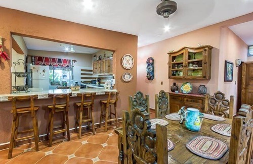Colonia Centro House | Tropical and Conveniently Located Close to Everything