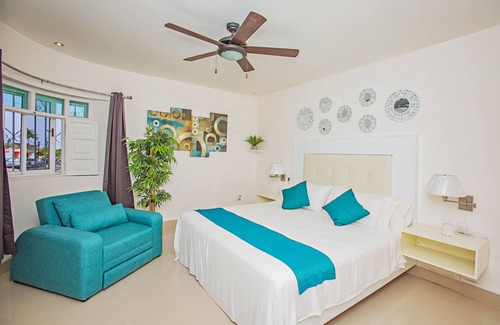 Colonia Centro House | Turquoise Ocean Steps Away | Downtown | Block Away From Malecon | Pools
