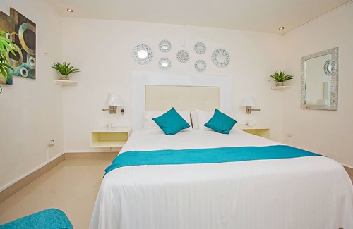 Colonia Centro House | Turquoise Ocean Steps Away | Downtown | Block Away From Malecon | Pools