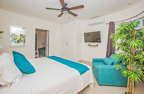Colonia Centro House | Turquoise Ocean Steps Away | Downtown | Block Away From Malecon | Pools