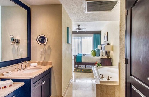 Playa Mujeres Resort | Villa del Palmar Luxury Resort/Spa, Master Suite 1-Bedroom. All-inclusive Option
