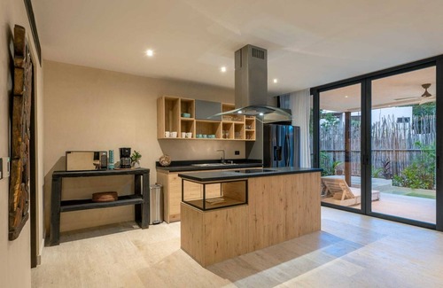 Ek Balam Village Villa | Villa Tovar Tulum/Private Pool/Starlink Wi-Fi/Mayan Jungle.