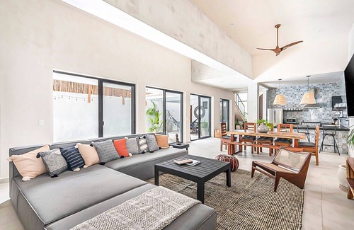 Zama House | VillaAlia|BOHO DREAM|5mins to beach|/12PPL