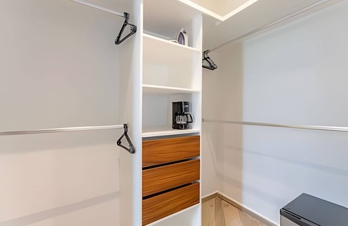 La Veleta Condo | Well-Equipped Lock-Off Studio for two 106 East