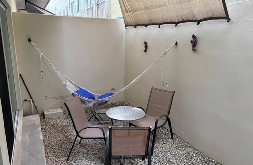 Puerto Juarez House | 1.6 mille from beach, 15 min the 5th. Av and Xcaret. Pool, Nespresso,wifi 60mbps