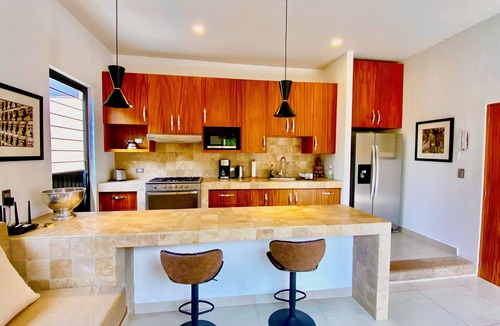 San Antonio Tlayacapan House | 1 Bed Guest House-Walk To Everything-Patio-Gym-Pickleball Court-Bikes-Golf Cart