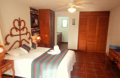 Colonia Adolfo Lopez Mateos Condo | 1-bedroom Condo Vacation Rental. Clean and Safe. High Speed WiFi