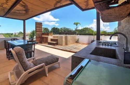 La Veleta House | 1 Bedroom Penthouse With Jacuzzi