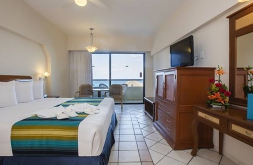 North Hotel Zone Resort | 1 bedroom sleeps 4 at Crown Paradise Golden, Puerto Vallarta