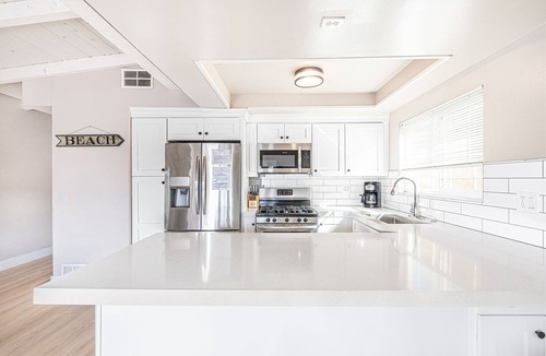 West Newport House | 1 Block to Beach! | Cheery Upstairs Vacation Home