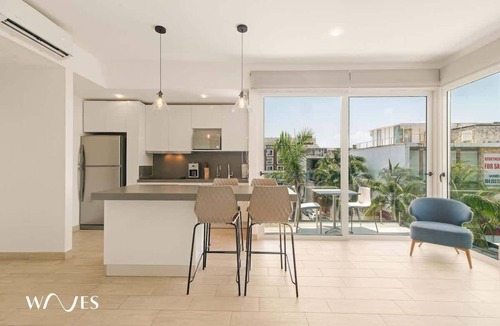 Centro Condo | 1 Br. W/5th Avenue View Steps From the Beach