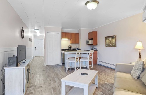 Charlevoix Condo | 107 Pointes North Inn | Downtown Charlevoix Gem | Indoor/Outdoor Pool