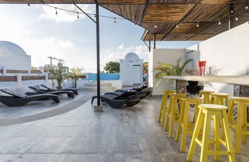 Centro Apartment | 2 Bedroom, 6 people, Families, Spacious, Full Kitchen, Rooftop w/Shallow Pool