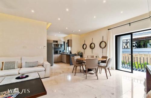 12th Street House | 2-Bedroom Condo | Modern & Near Beach