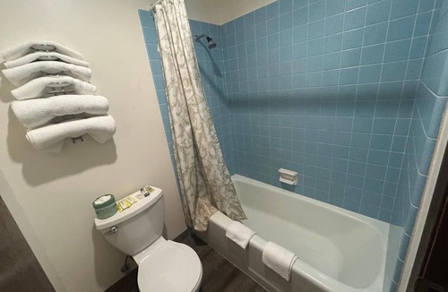 Walla Walla Hotel | 2 Budget-Friendly Rooms Near Gesa Power House Theatre | Free Parking