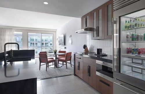 Ivins Hotel | 2 Charming Suites + Onsite Pool | Near Snow Canyon State Park - 1.5 miles away