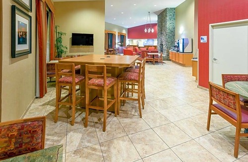 Roseburg Hotel | 2-Star Hotel ∙ Holiday Inn Express Roseburg, an IHG Hotel