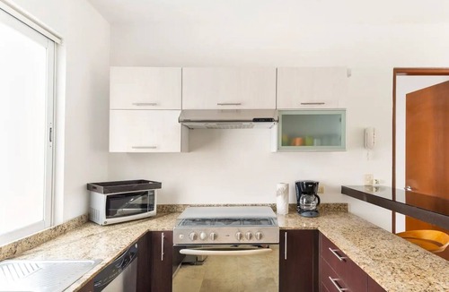 Centro Apartment | 2 story PH heated jacuzzi close Beach & 5th
