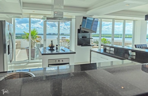Zona Hotelera Condo | #2704-Tim’s Ocean Condos – Beachfront - Private Terrace & Beautifully Finished!