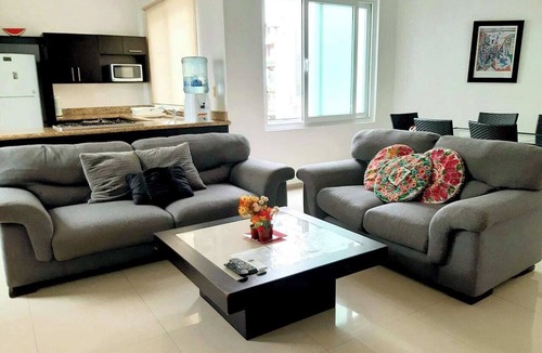 Centro Apartment | 2BR, Sleeps 6, Roof Pool, Central, Garage, A306