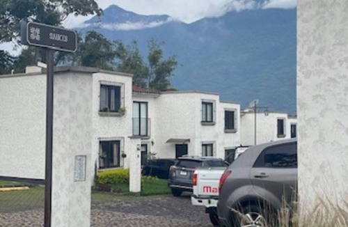 Ciudad Vieja House | 3-bedroom house with AC in charming Antigua Guatemala with volcanic views