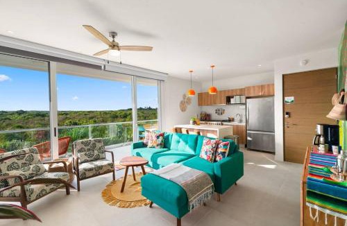 Akumal House | 3 bedroom luxury condo next to beach & pools, ac and internet