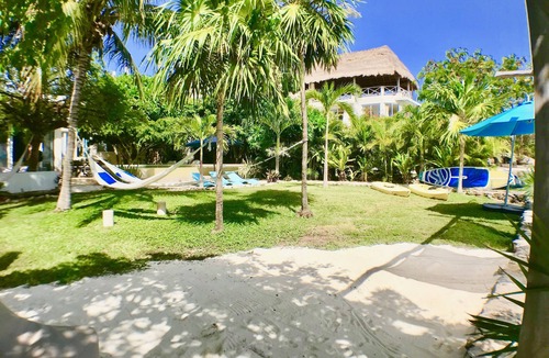 Isla Mujeres House | 3+ Br Oceanfront Newly Renovated & Ocean swimming & pool