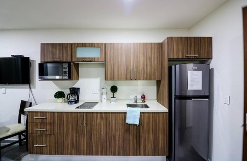 Tohoku Apartment | 303 Cozy 1BR Suite Great Rooftop Pool/Bar Sleep 4!