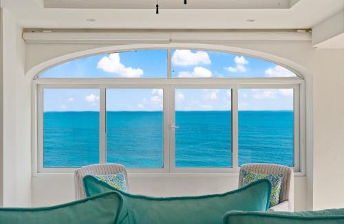 Isla Mujeres Apartment | 360 Views, Waterfront Penthouse, Rooftop Pool