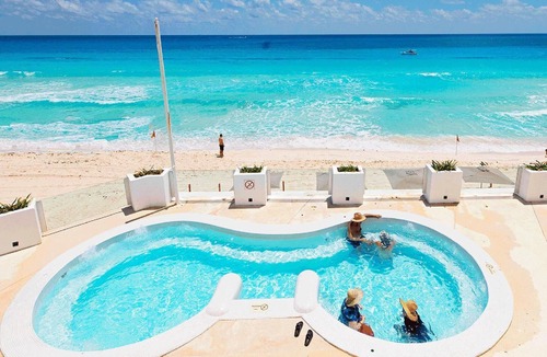 Zona Hotelera Condo | #3703-Tim’s Ocean Condos – Always Beachfront – Big Hot Tub on the Terrace!