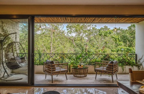 Zama Condo | 3BR Deluxe PH w Private Pool + Rooftop