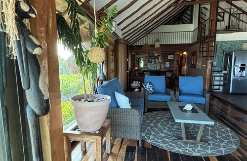 Playa del Secreto Apartment | 4 Bdrs. Amazing BeachFront Penthouse sleeps 9, Pool, Staff, Wi-Fi, Chef at home