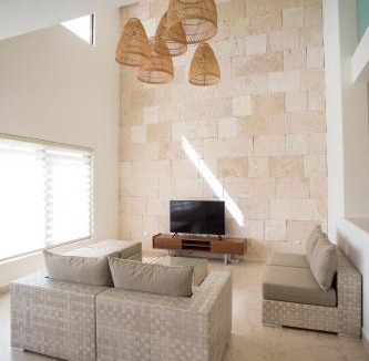 Zona Hotelera Apartment | 4 BR house- Beach, Private pool&jacuzzi