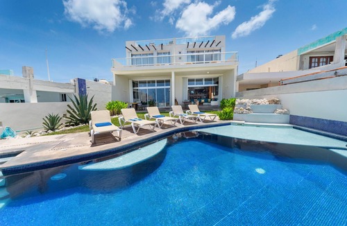 Cancun Condo | 4 BR Oceanfront Villa with Pool