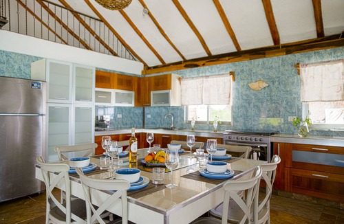 Playa del Secreto House | 4-Bedroom Penthouse, Private Beach, Chef, Wi-Fi, Housekeeping, Kayaks