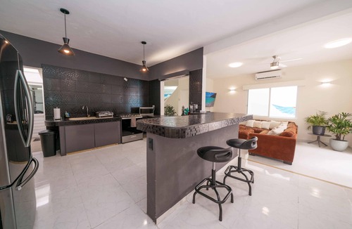 Downtown Cancun Villa | 5 Bedroom Villa w/Private Pool, Roof Garden, Amazing Location and Fast Wifi