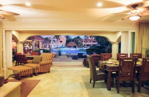Puerto Aventuras House | 5 Bedrooms Marina Front Villa + Boat trip included after 7 nights Rental!