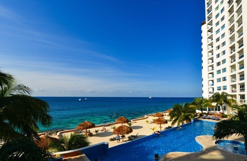 Zona Hotelera Norte Condo | 5-star Luxury Living: Oceanfront 3 Bedroom Condo: Peninsula Grand