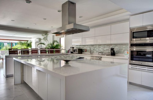 Playacar Fase I Villa | 8 bedroom abode just steps away from the idyllic white sandy beach and tranquil turquoise water!
