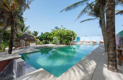Zona Hotelera Hotel | 800 m² Hotel ∙ 6 bedrooms ∙ 12 guests