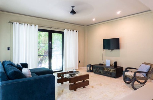 Downtown Condo | 88 m² Condo ∙ 2 bedrooms ∙ 6 guests