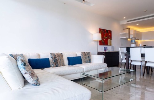 Downtown Condo | 93 m² Condo ∙ 3 bedrooms ∙ 5 guests