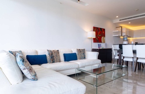 Downtown Condo | 93 m² Condo ∙ 3 bedrooms ∙ 5 guests